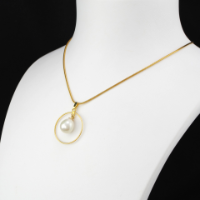 Collier Chaîne Saturne et Perle Suspendue