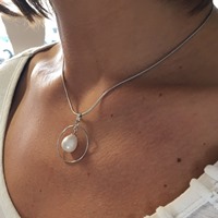 Collier Chaîne Saturne et Perle Suspendue