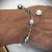 Bracelet Mailles et Perles Nuances Gris Noir