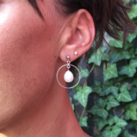 Boucle Pendante Anneau et Goutte Nacrée Blanche